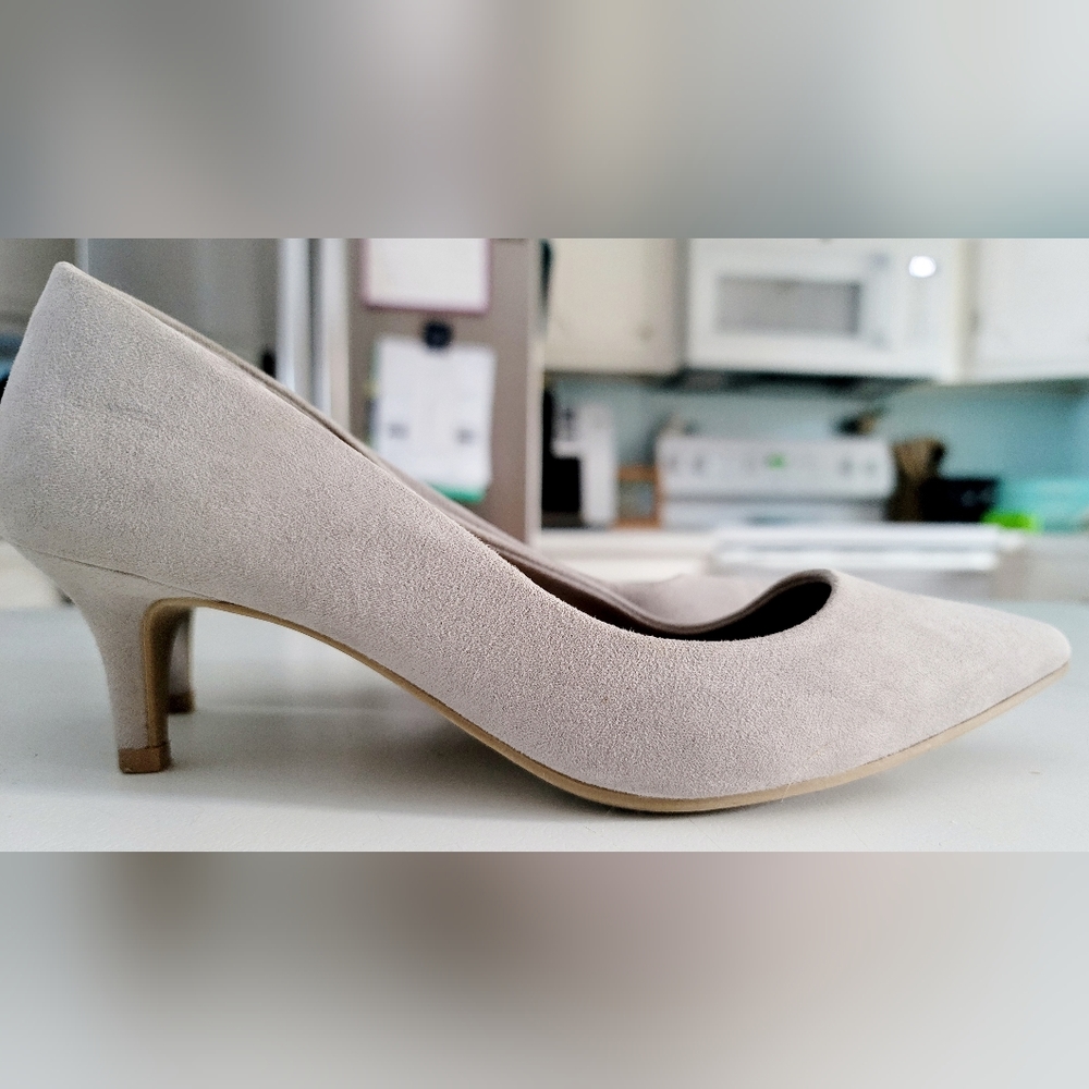 Suede Pumps